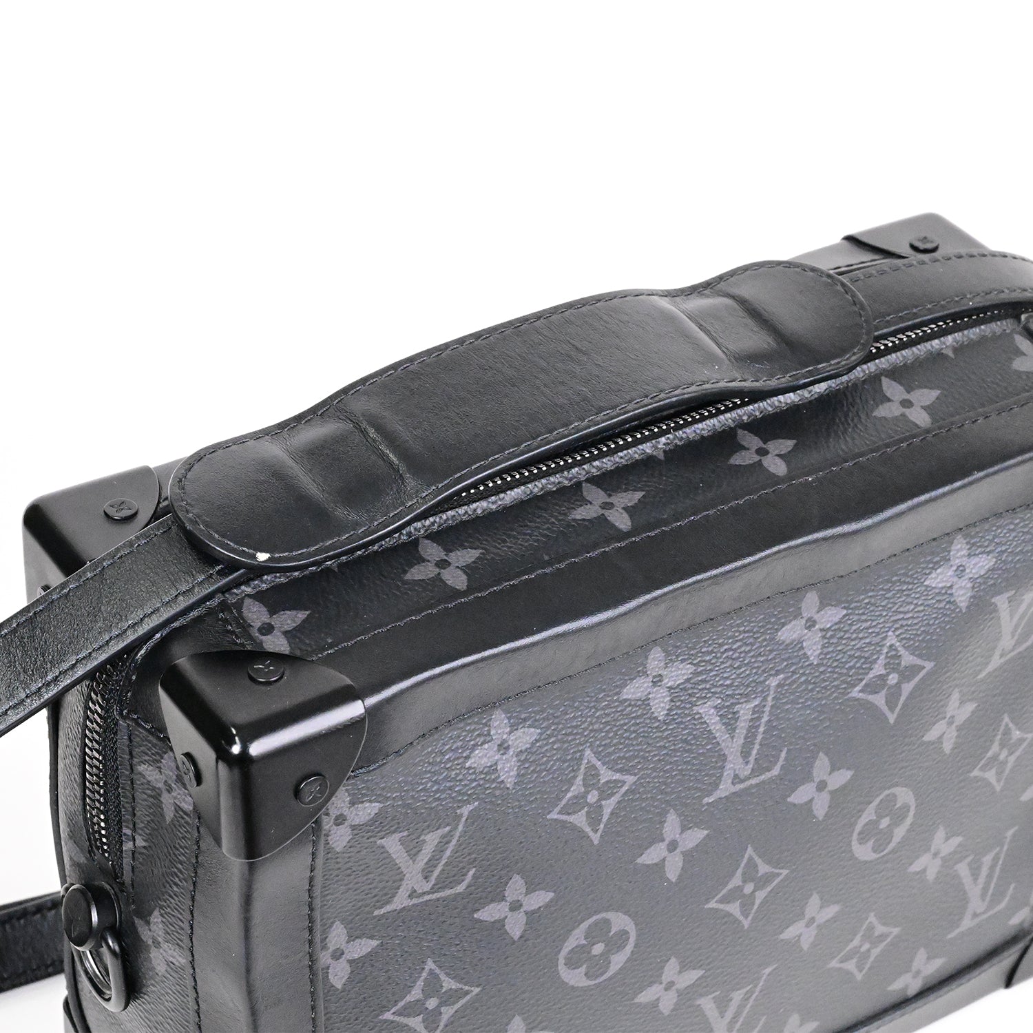 LOUIS VUITTON ソフト トランク ブラック モノグラムエクリプス レザー ショルダーバッグ